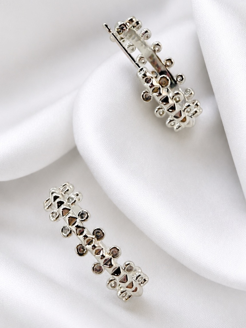 Kendra Scott Jada Silver Small Hoop Earrings in White CZ. - Picture 5 of 6
